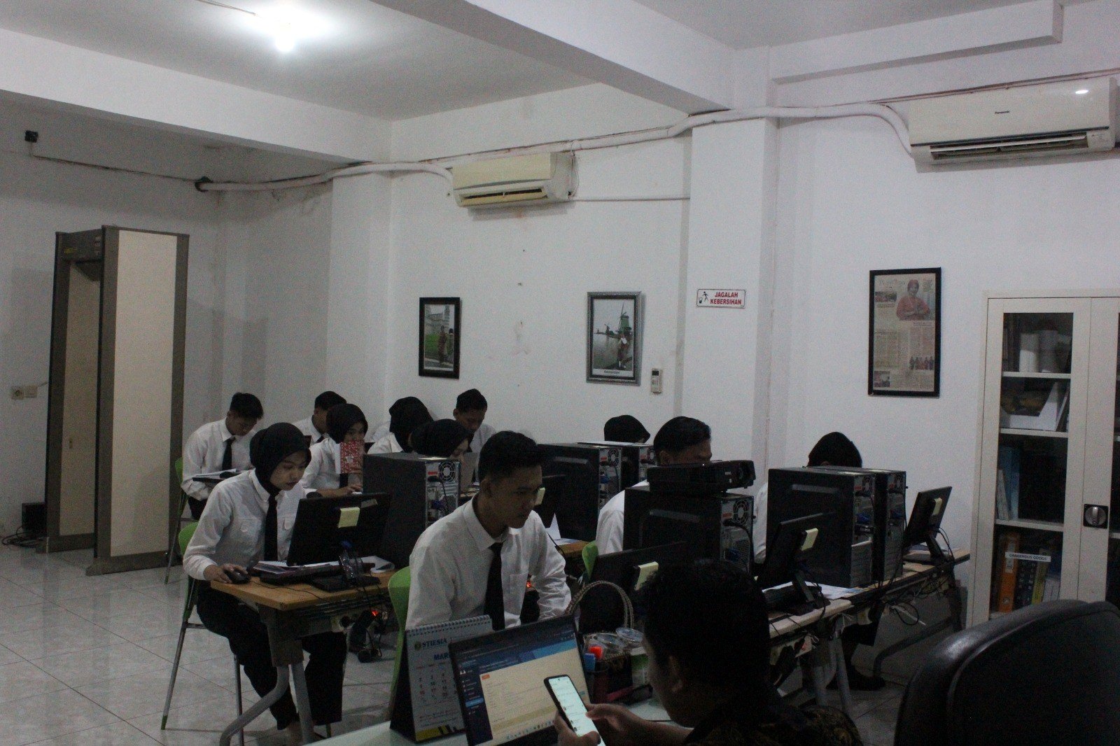 Program Aviation Security (AVSEC)